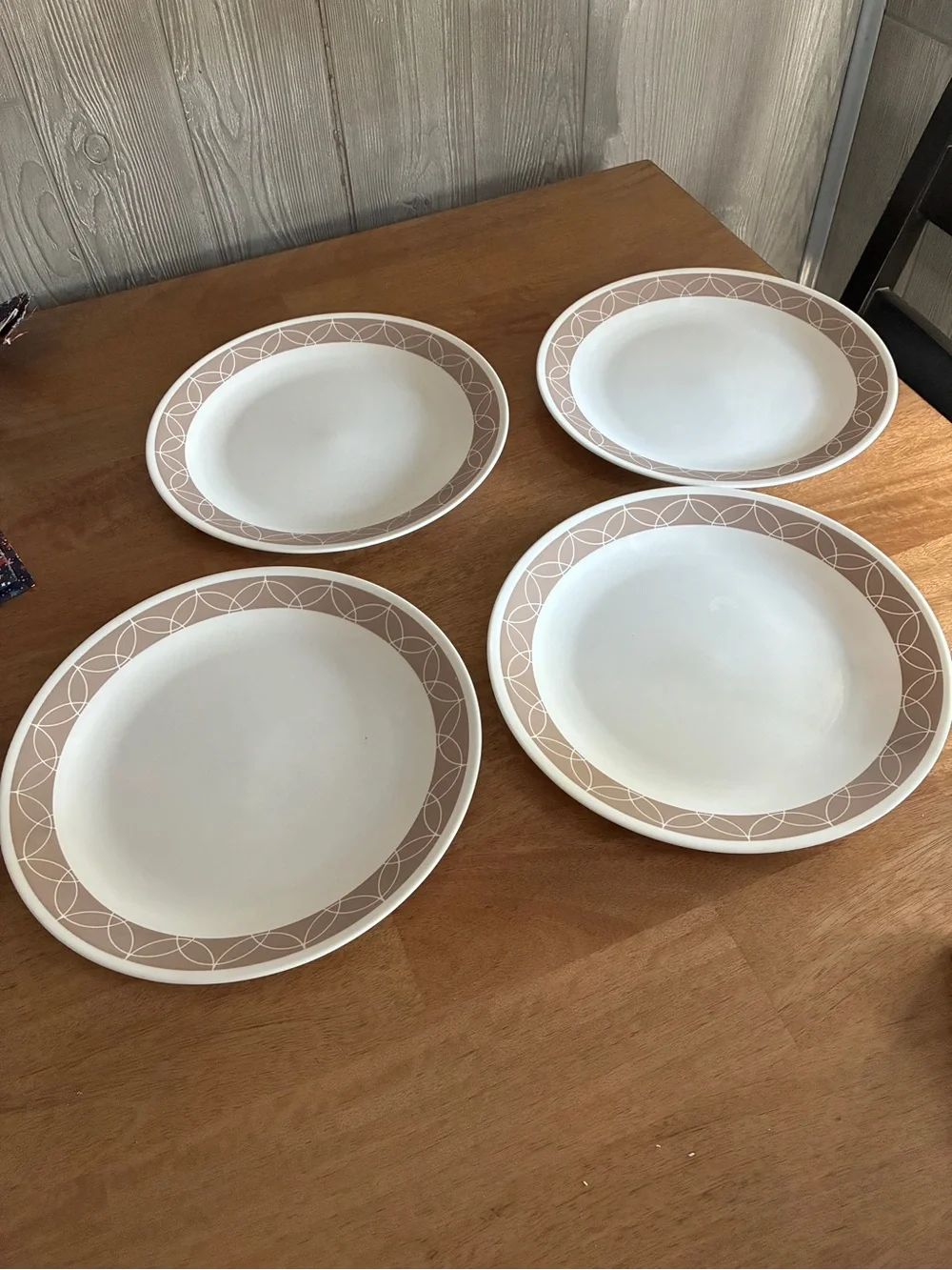 4 Sand Sketch Dinner Plates in Excellent Condition Taupe Geometric Design